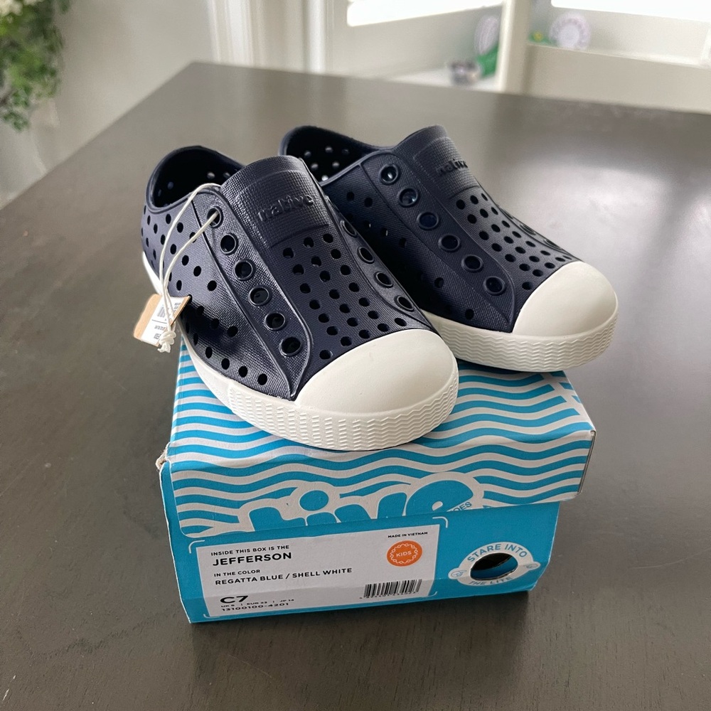 NWT Toddler Native Shoes. Navy/white, size C7